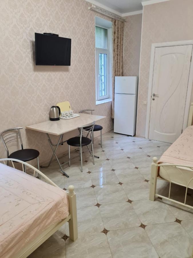 Guest House Gorny Ruchei Gagra Exterior photo